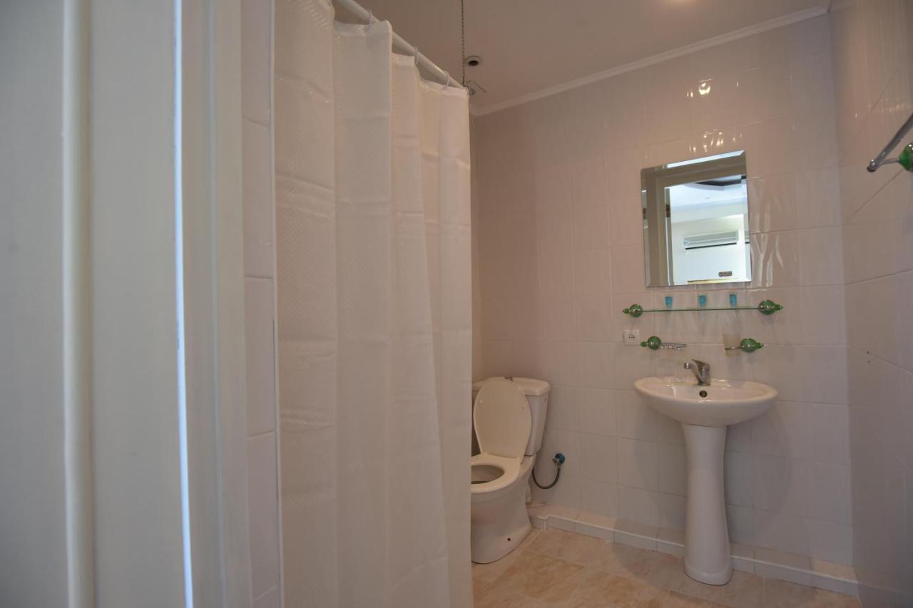 Hotel Vake Palace Тбилиси Екстериор снимка
