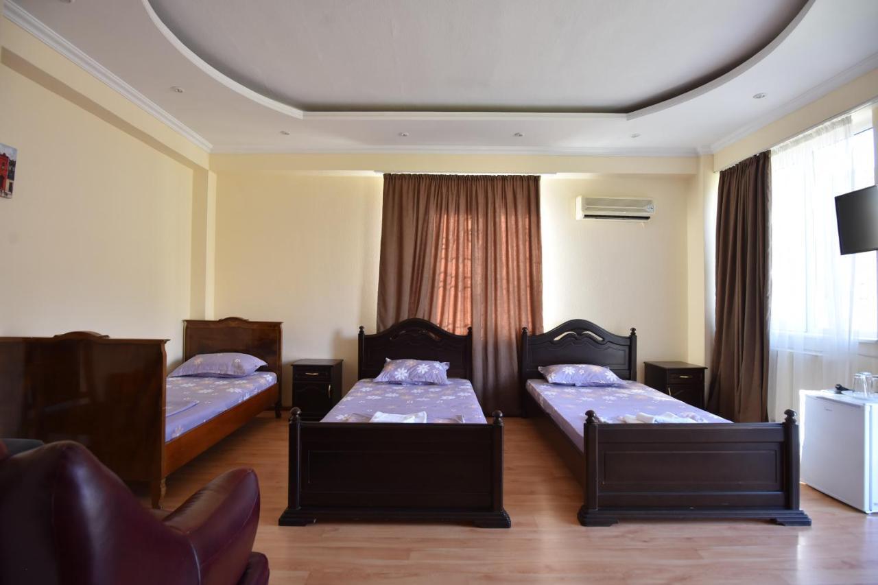 Hotel Vake Palace Тбилиси Екстериор снимка