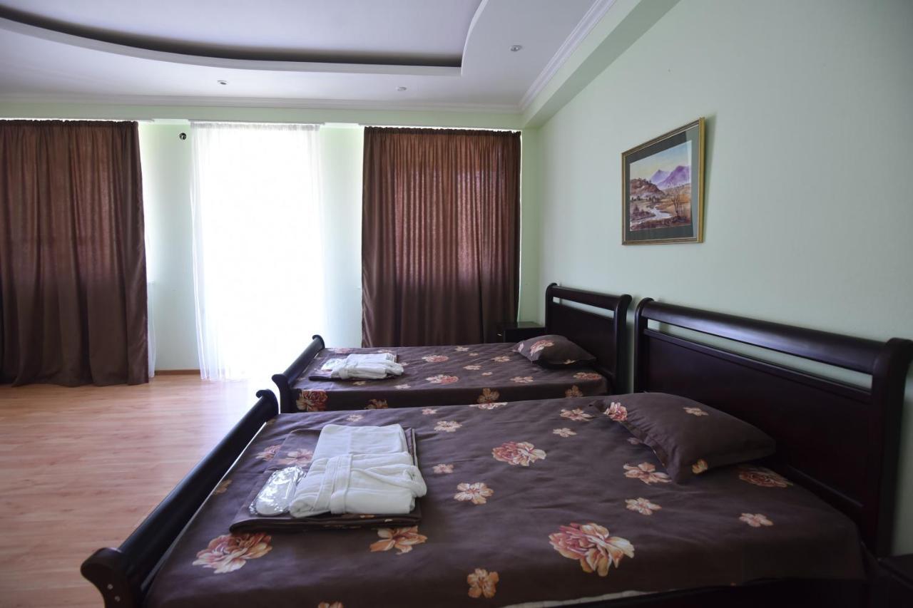 Hotel Vake Palace Тбилиси Екстериор снимка